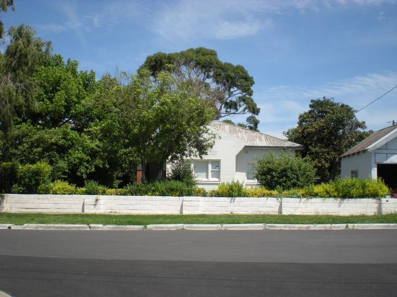 15 Dudley Avenue, Newtown VIC 3220