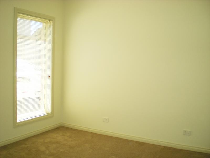 2/31 Vista Road, Newtown VIC 3220