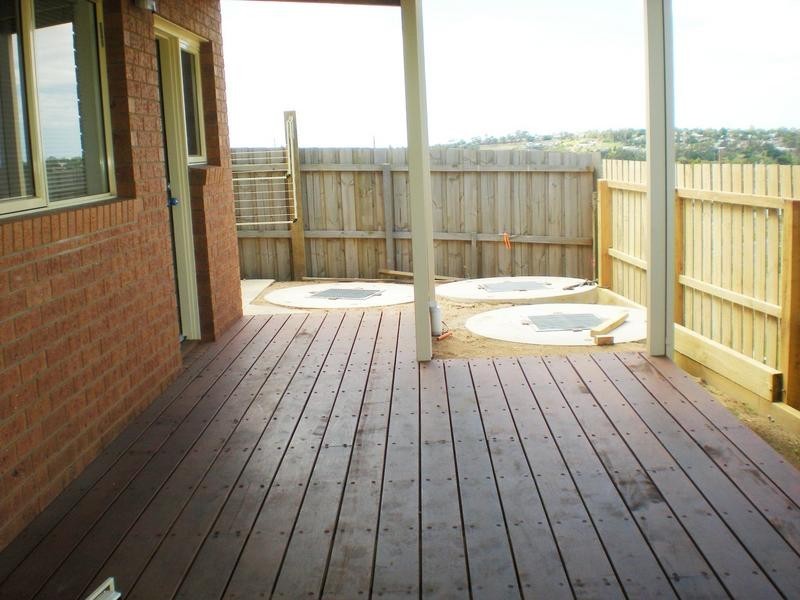 2/31 Vista Road, Newtown VIC 3220