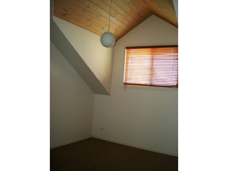 20 Anglesea Tce, Geelong West VIC 3218