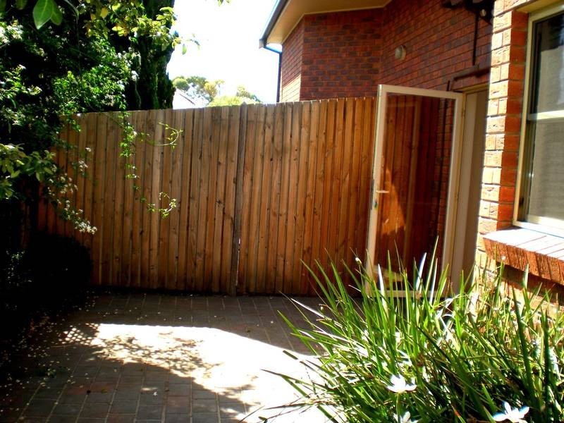 20 Anglesea Tce, Geelong West VIC 3218