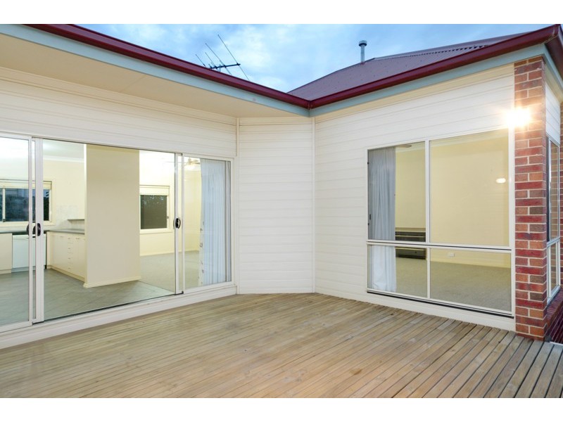 87 Noble Street, Newtown VIC 3220
