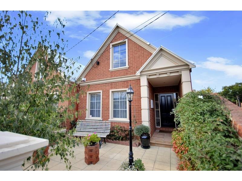 2 Nicholas Street, Newtown VIC 3220