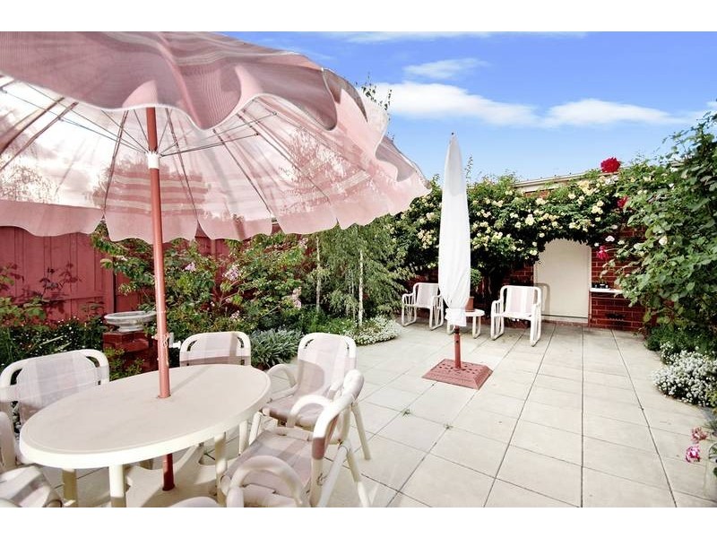 2 Nicholas Street, Newtown VIC 3220