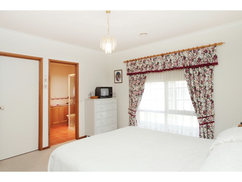 42 Glengate Street, Hamlyn Heights VIC 3215