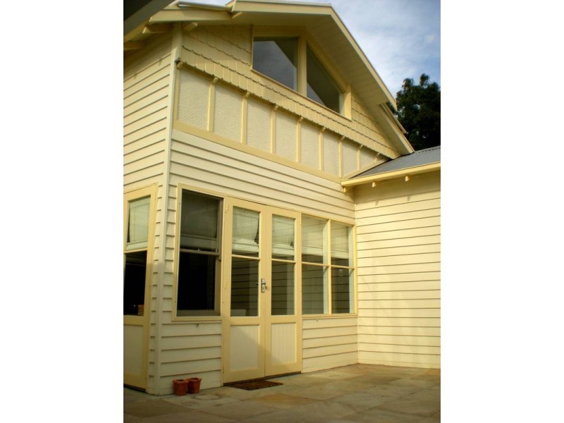 10 Austin Street, Newtown VIC 3220