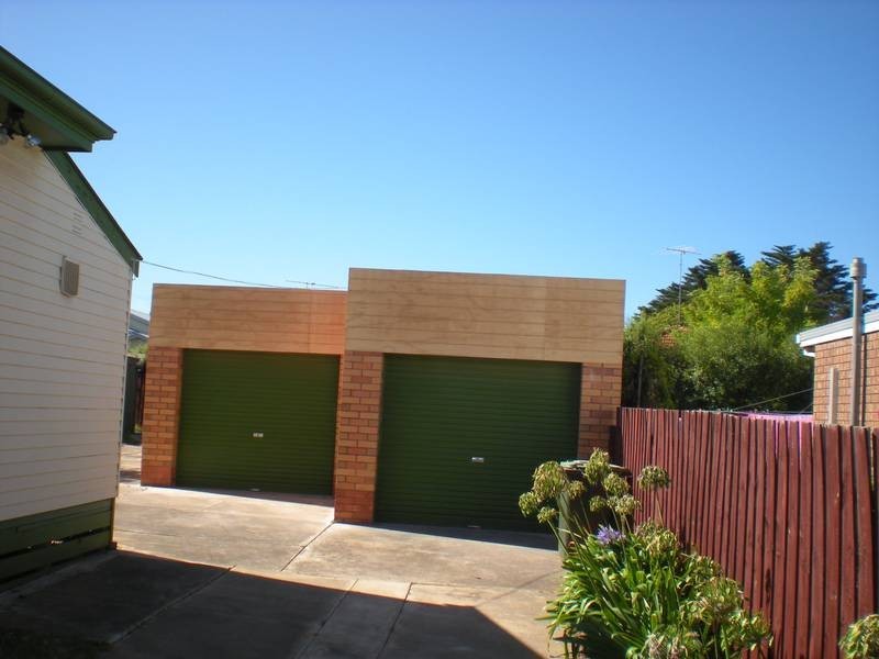 32 Sydneham Ave, Manifold Heights VIC 3218