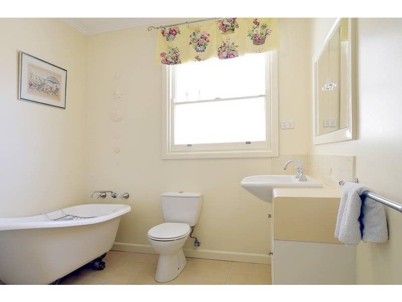 31 Vista Road, Newtown VIC 3220