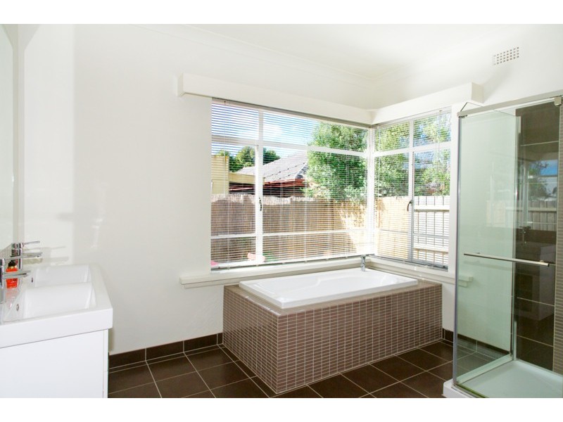 1 Trewheela Avenue, Manifold Heights VIC 3218