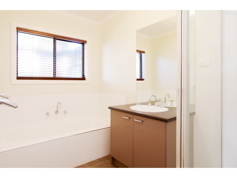 27 Killarney Avenue, Grovedale VIC 3216