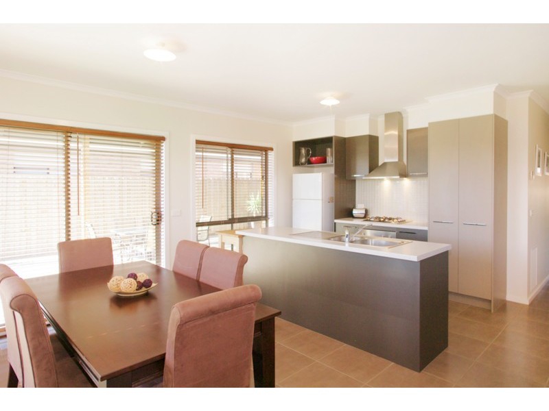 27 Killarney Avenue, Grovedale VIC 3216