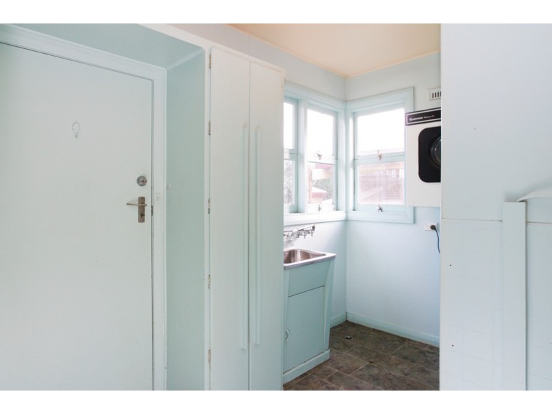 27 Grant Street, Newtown VIC 3220