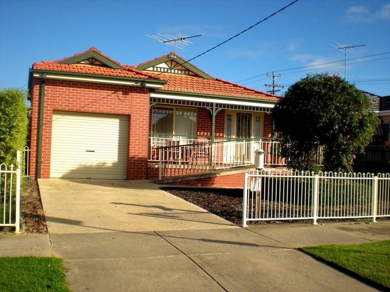 1 Evans Street, Belmont VIC 3216
