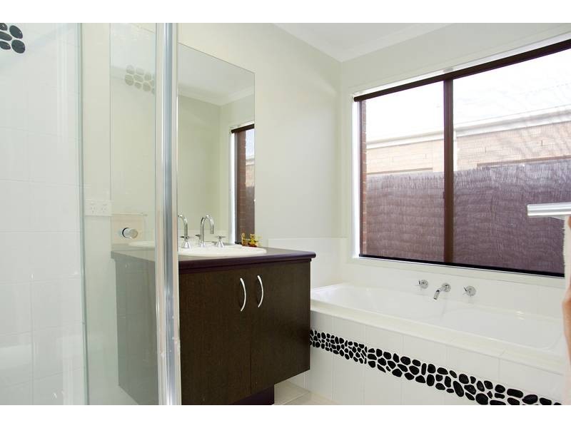 17 Wicklow Place, Grovedale VIC 3216