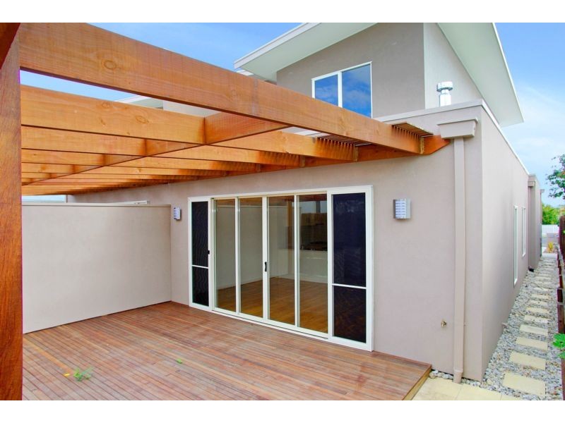 16 Clarendon Street, Newtown VIC 3220