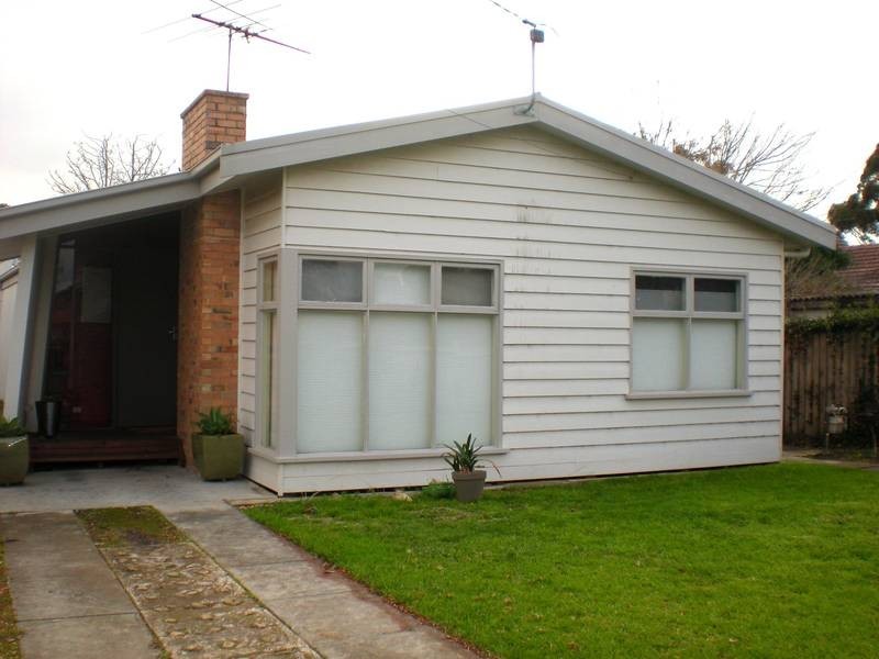 21 Karoomba Ave, Herne Hill VIC 3218