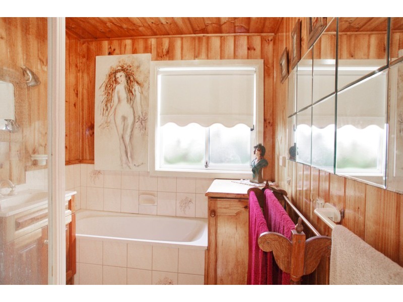 30 Charlotte Avenue, Newcomb VIC 3219