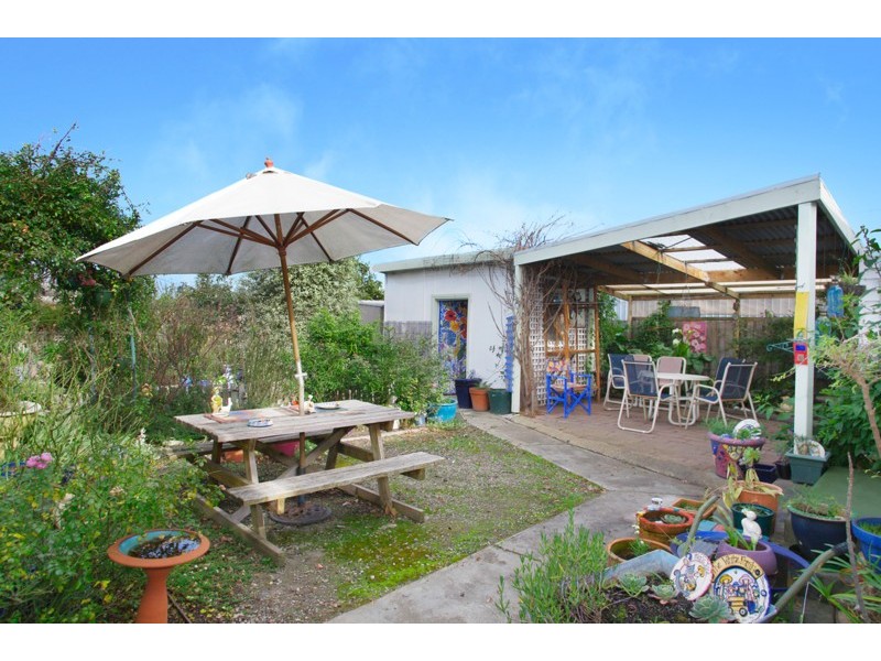 30 Charlotte Avenue, Newcomb VIC 3219