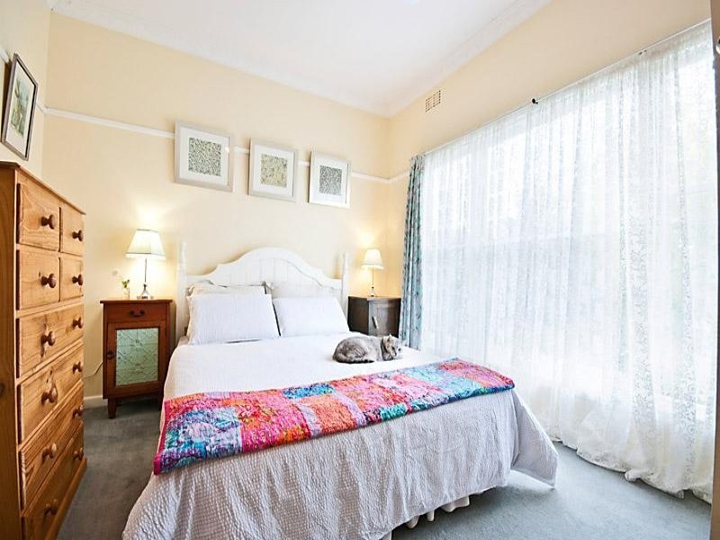 14 Seaview Pde, Belmont VIC 3216