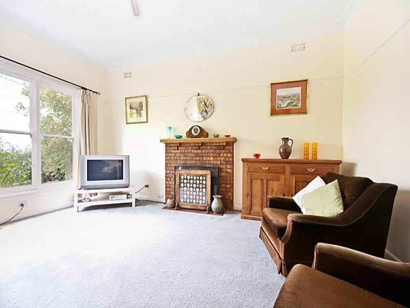 14 Seaview Pde, Belmont VIC 3216