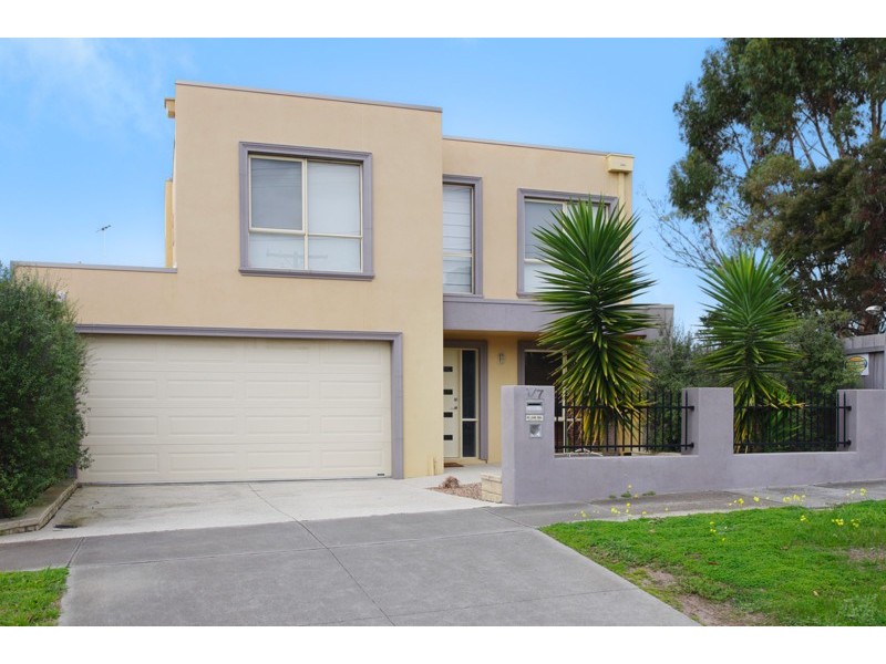 1/7 Ebden Street, Hamlyn Heights VIC 3215