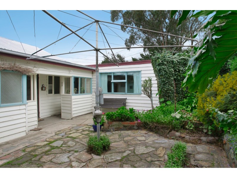 6 Merton Grove, Manifold Heights VIC 3218