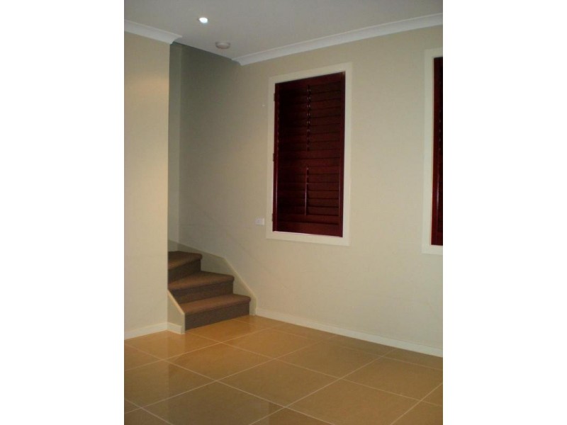 4/108 West Fyans Street, Newtown VIC 3220