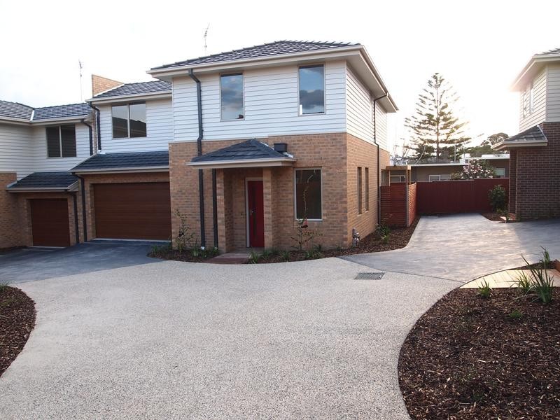 1/108 West Fyans Street, Newtown VIC 3220