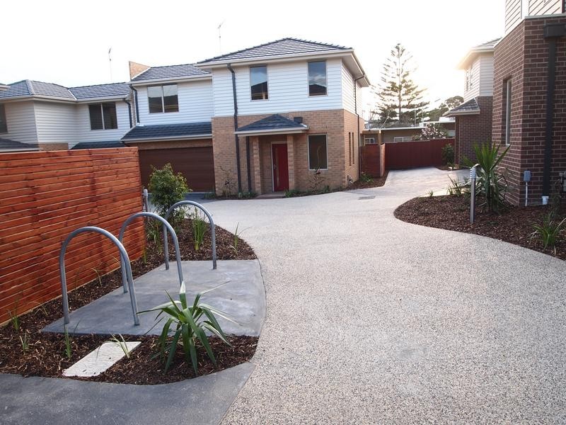 1/108 West Fyans Street, Newtown VIC 3220