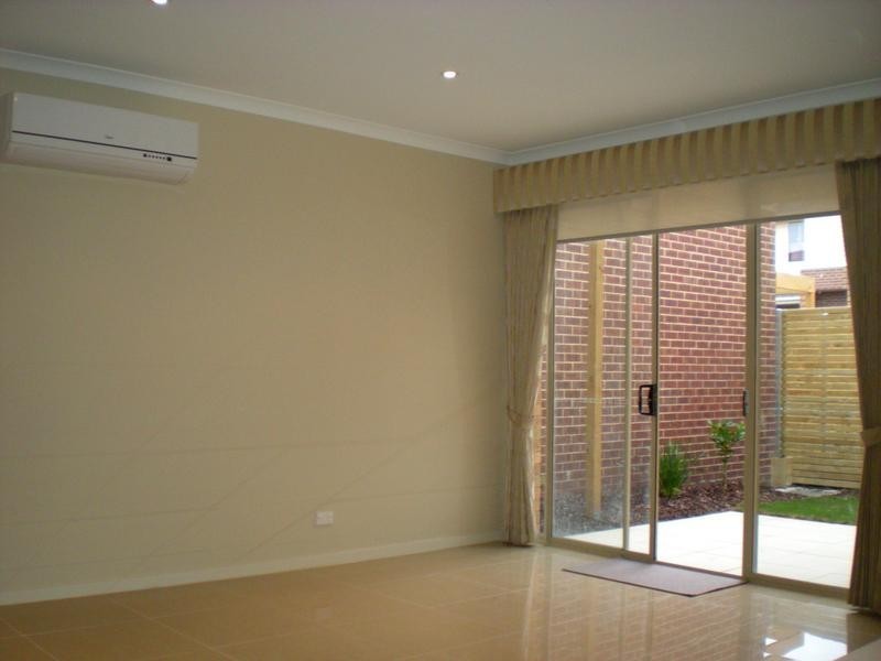 1/108 West Fyans Street, Newtown VIC 3220