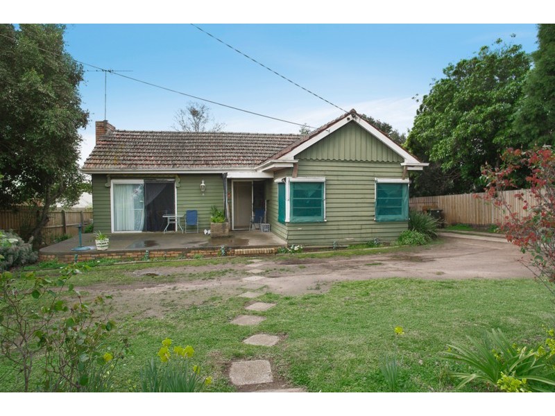 8 Leonard Street, Belmont VIC 3216