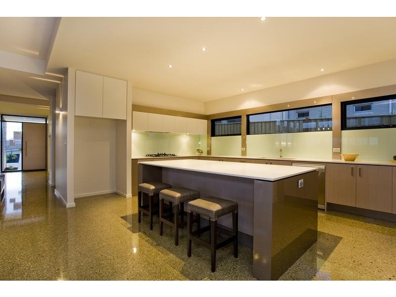 33 Province Boulevard, Highton VIC 3216
