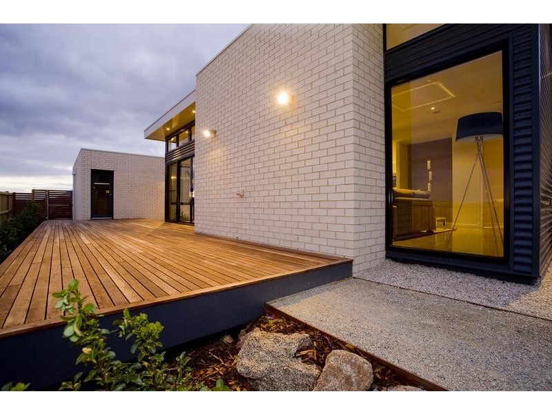 33 Province Boulevard, Highton VIC 3216