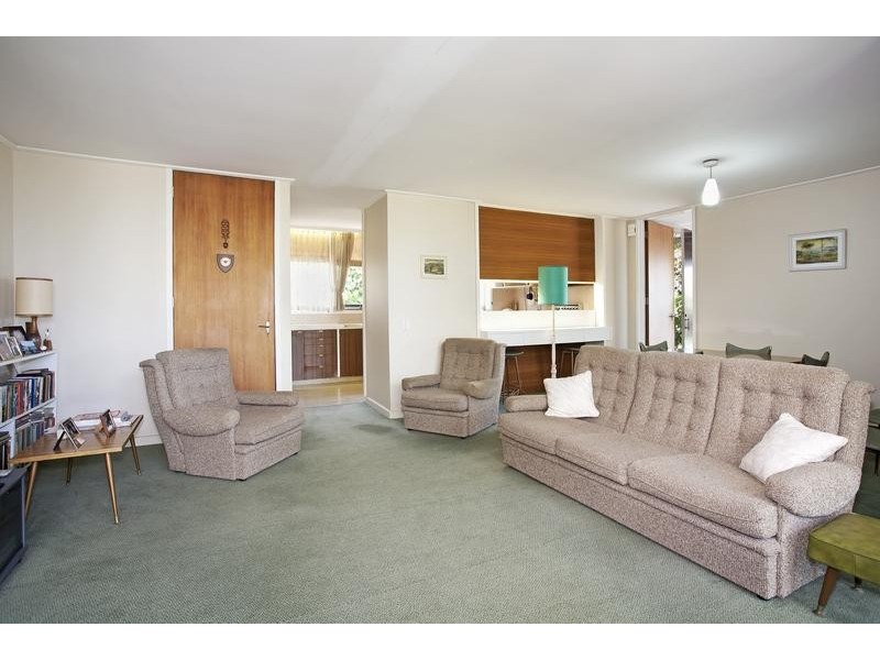 8 Mont Street, Newtown VIC 3220