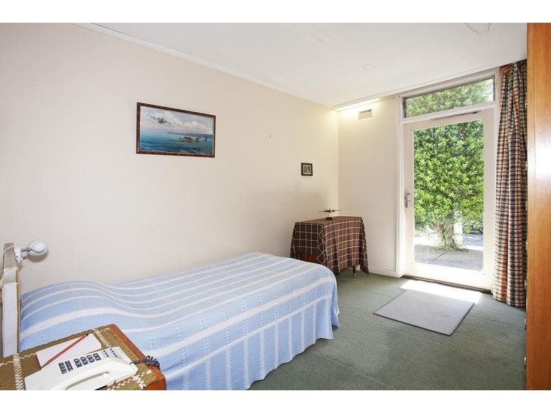 8 Mont Street, Newtown VIC 3220