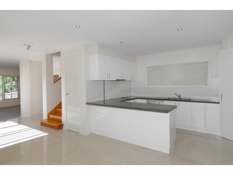 4/27 Roxby Street, Manifold Heights VIC 3218