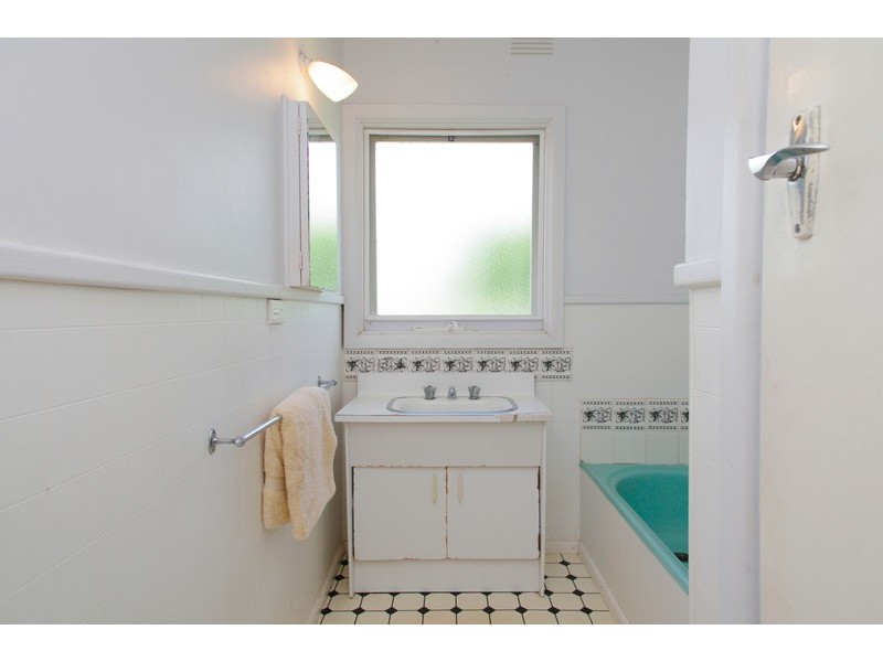 69 Neil Street, Bell Post Hill VIC 3215