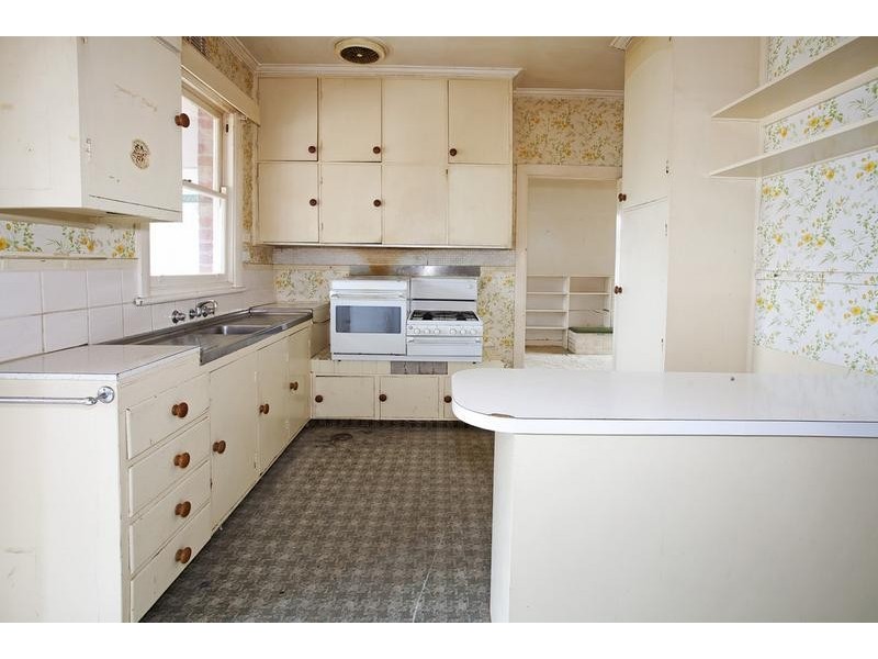 6 Queens Road, Newtown VIC 3220