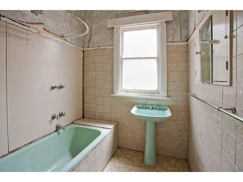 6 Queens Road, Newtown VIC 3220
