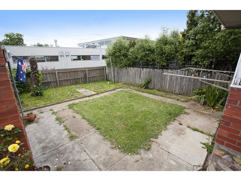6 Queens Road, Newtown VIC 3220