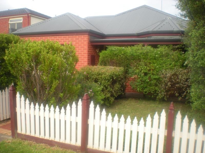 3 Urana Street, Newtown VIC 3220