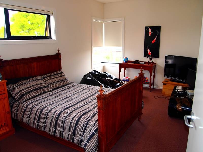 335 Pakington Street, Newtown VIC 3220