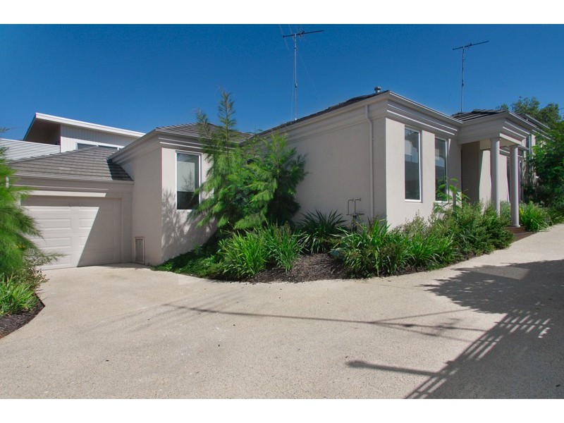 2/41 Percy Street, Newtown VIC 3220