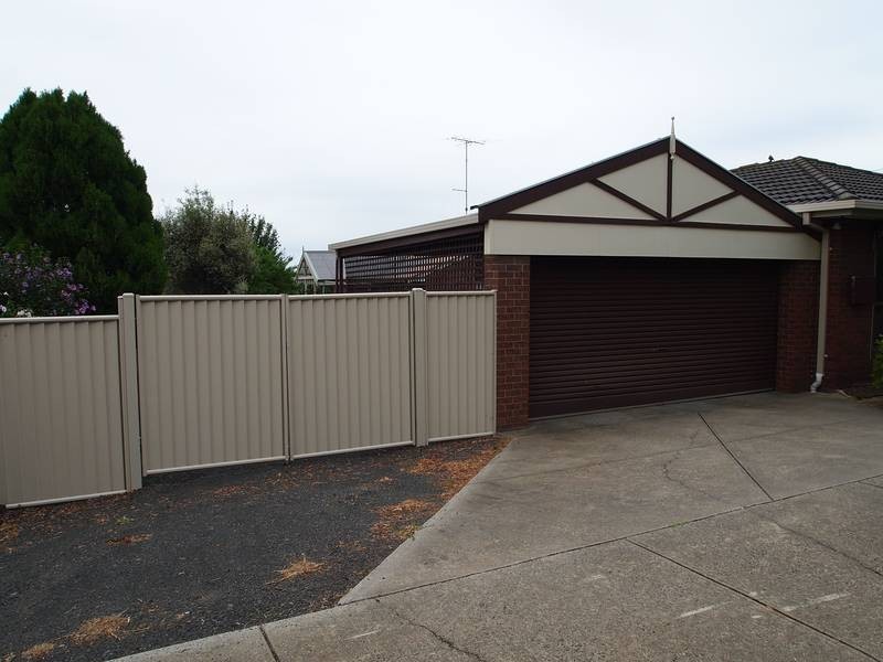 1 Rowan Crt, Belmont VIC 3216