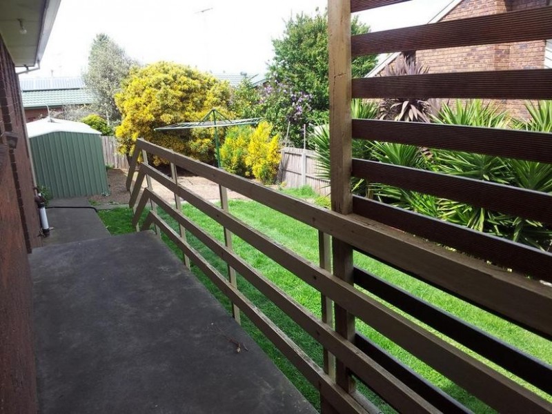 1 Rowan Crt, Belmont VIC 3216