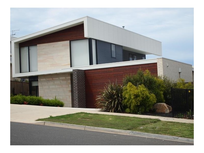 33 Province Boulevard, Highton VIC 3216