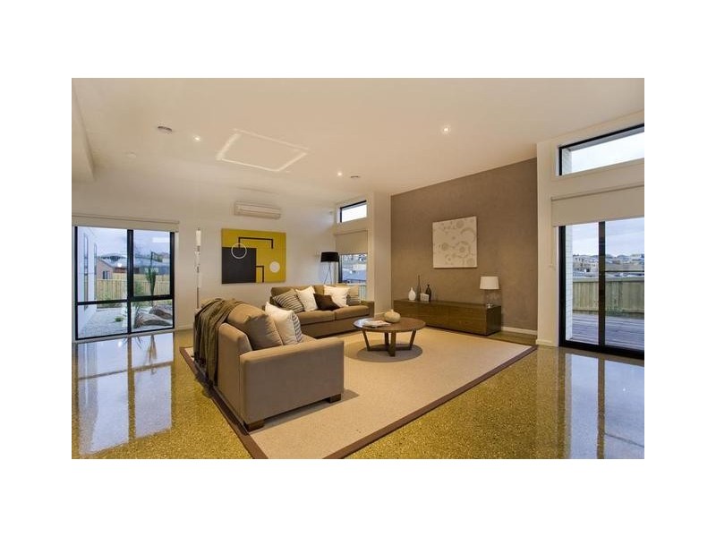 33 Province Boulevard, Highton VIC 3216