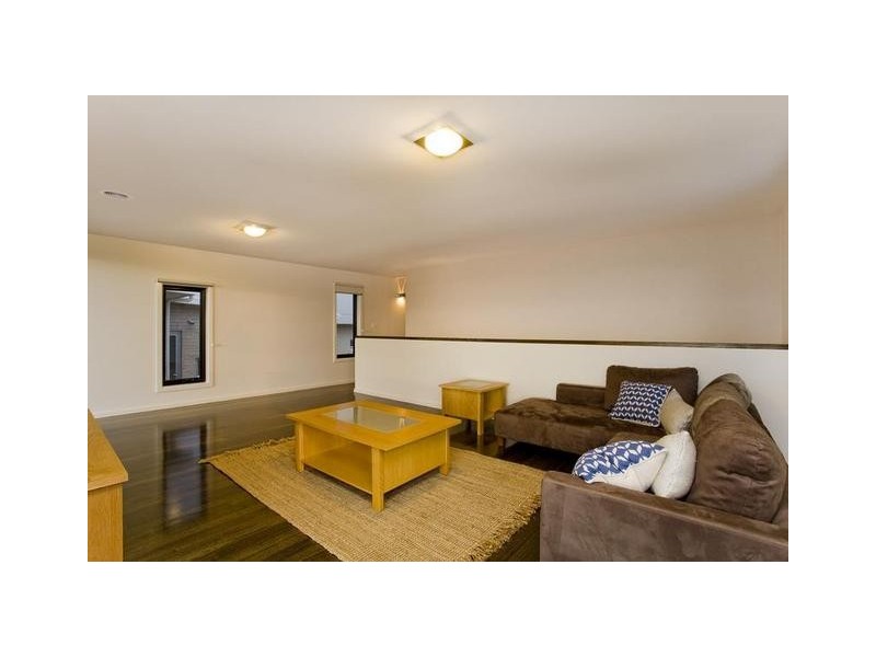 33 Province Boulevard, Highton VIC 3216