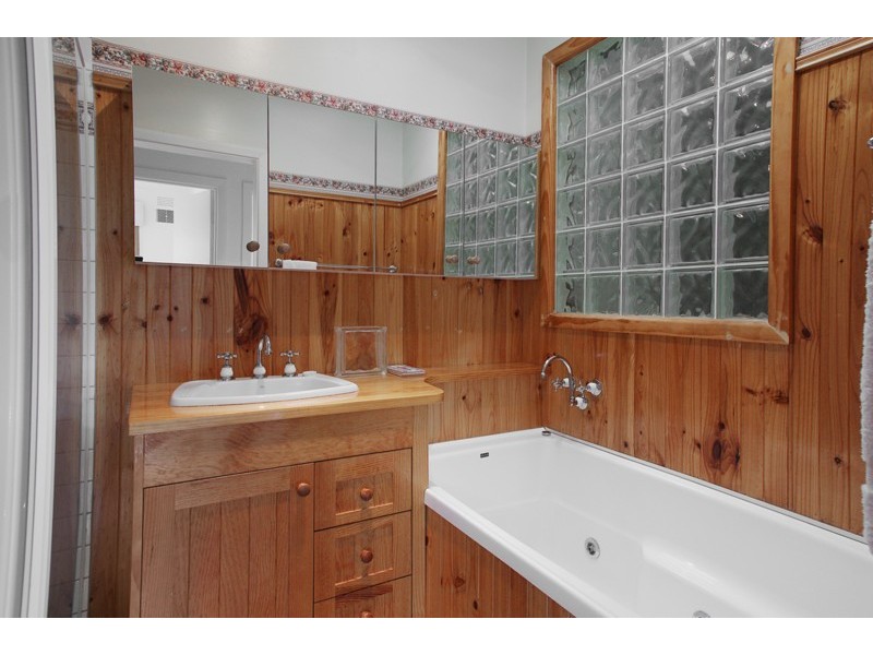 23 Ivy Street, Newcomb VIC 3219