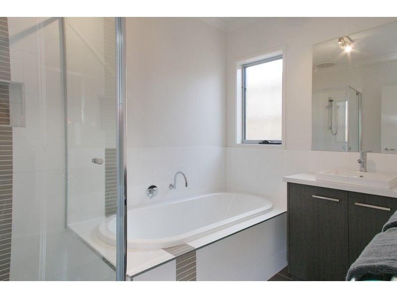 31 Grantham Drive, Highton VIC 3216